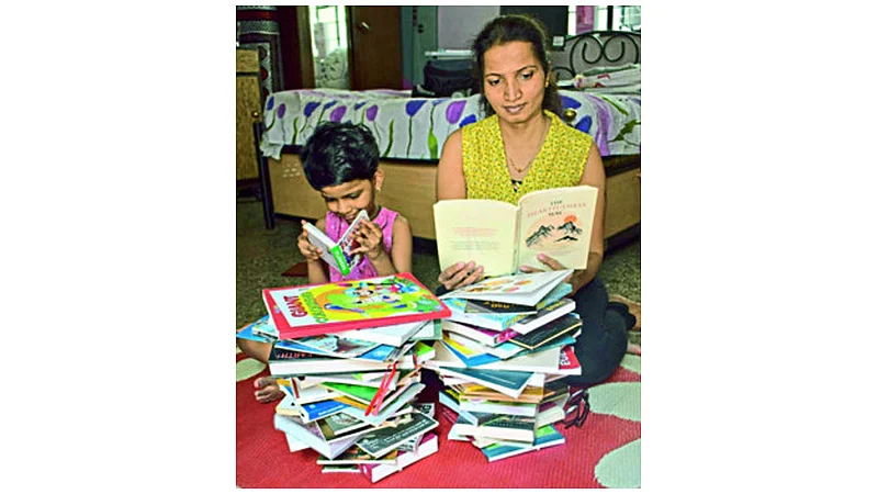 आत्या-भाचीच्या नात्यातली निरागस देवाणघेवाण