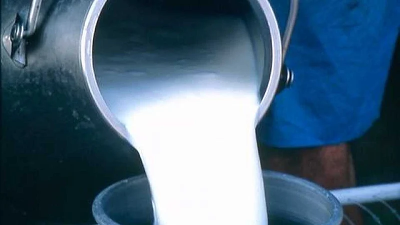 Sangamner taluka reduced the price of milk by Rs
