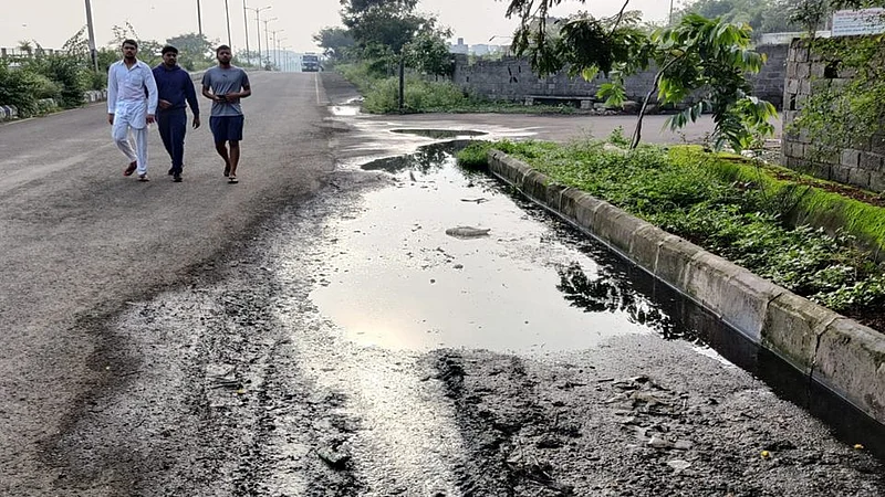 नेहमी स्वच्छ असणाऱ्या मोशी प्राधिकरणाची सध्याची ही अवस्था बघा