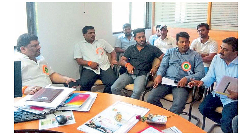 Vaibhav Naik order to fish officer in sindhudurg konkan marathi news