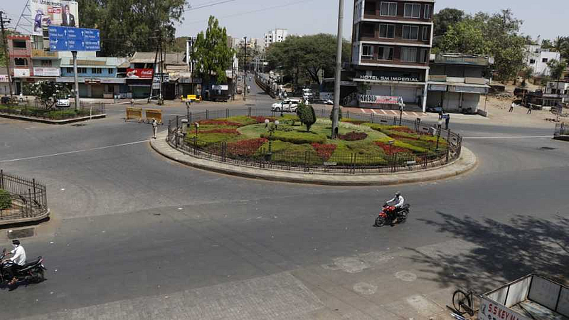 coronavirus lockdown Maharashtra 14 districts are red zone