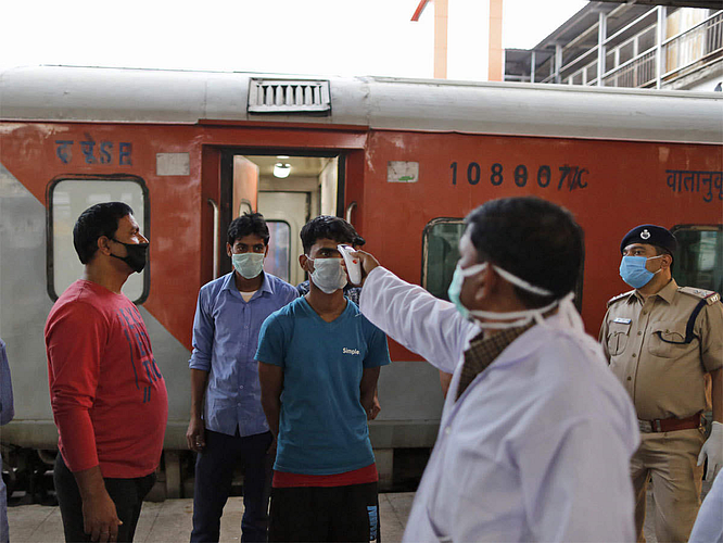 Six persons who came to Belgaum from Pune by special