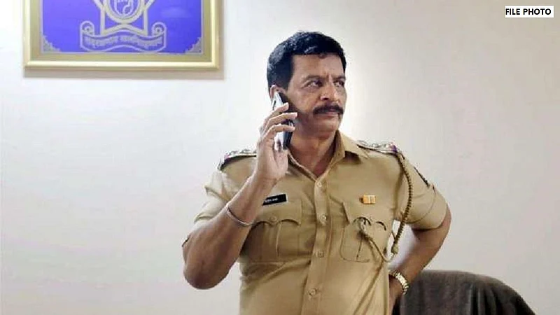 विकास दुबेच्या एन्काउंटरवर एन्काउंटर स्पेशालिस्ट प्रदीप शर्मा म्हणतात, हा एन्काउंटर तर...
