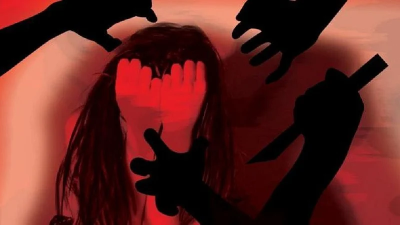 5 men misbehaved with a girl in Nagpur district