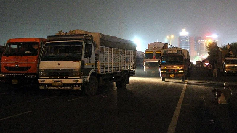 Smuggling of pet animals going on from madhya prasdesh to andhra pradesh