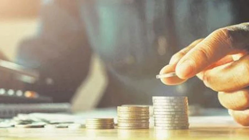 सर्वसामान्यांना झळ : अल्पबचत योजनांच्या व्याजदरात मोठी कपात
