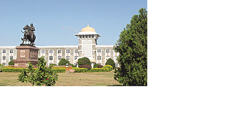 Whose interest is the hurry of action of the Vice Chancellor of Shivaji University