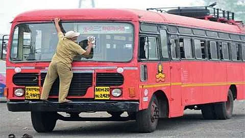 Akola News: Retired ST employee warned of indefinite fast