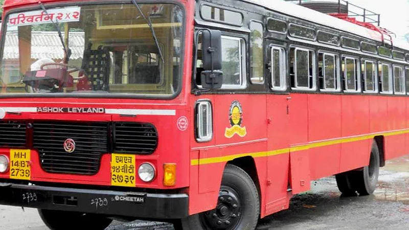 महामंडळाच्या बसगाड्यांना लागली गळती! अडचणींमुळे प्रवासी त्रस्त