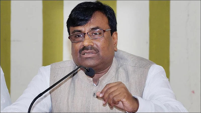 Sudhir Munganthiwar speak after Uddhav Thackreay Press Conference