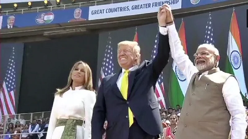 "डोनाल्ड ट्रंप यांनी शिवभोजन थाळीचा रांगेत उभं राहून आस्वादही घेतला असता"