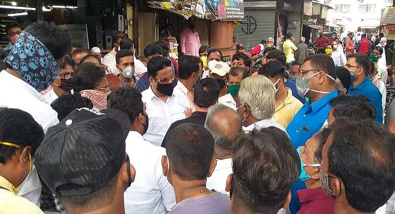 merchants Opposed to "Encroachment Removal"; will Meet Commissioner