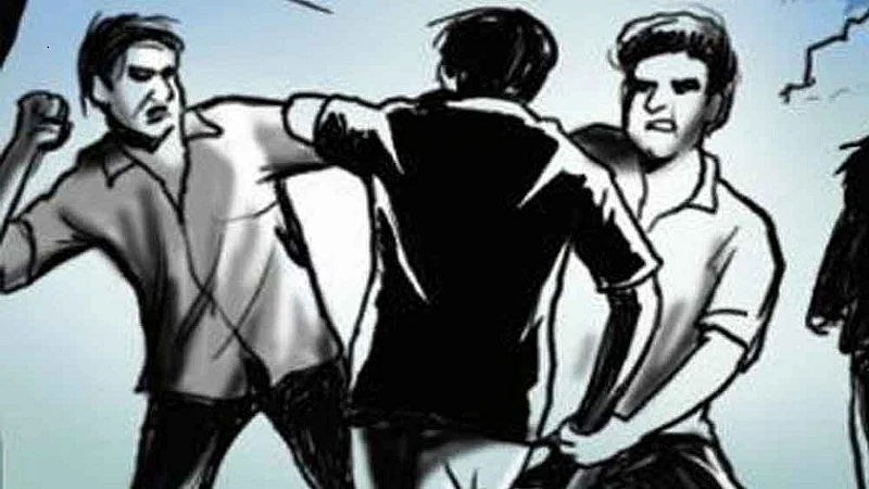 Gang war in Wardha 3 men attacked on Hooligan