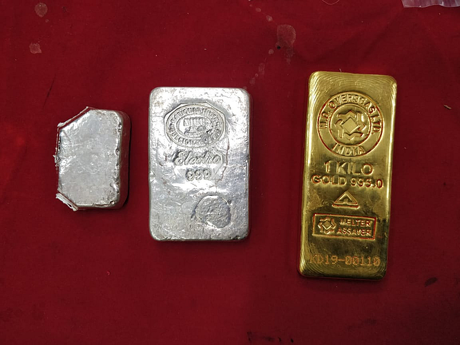 1 kg gold brick gift to Lalbaug cha raja