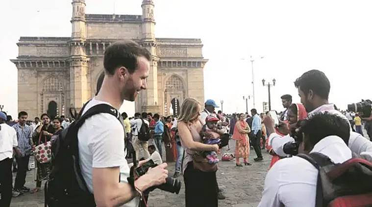 पर्यटकांना 50 हजारांपर्यंत प्राप्तिकरात सवलत द्या; हॉटेल व्यावसायिक संघटनेची सूचना