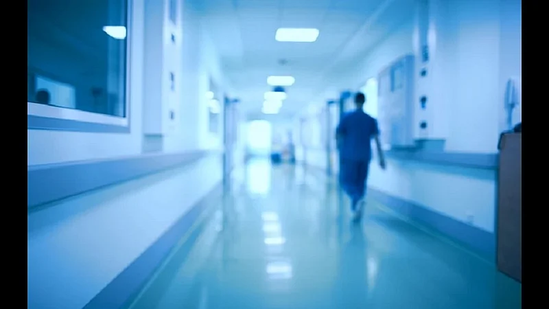 ICU मध्येच महिला रुग्णावर अत्याचार; विनयभंगाच्या गुन्ह्याखाली वॉर्डबॉयला अटक}