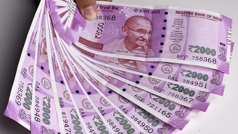 2000 ची नोट बंद तर होत नाहीये, मग 'असं' का होतंय ?
