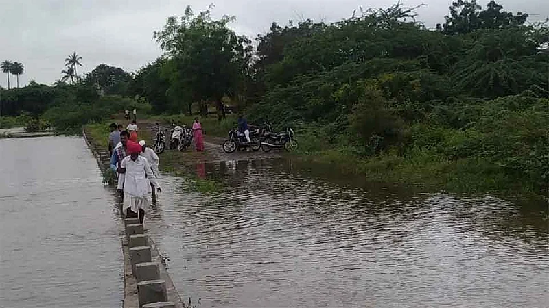 Voters face problems due to Heavy rains in Atpadi Taluka