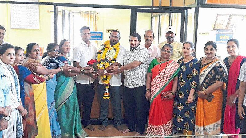 Harshad Kamat Wins Banda Vic Sarpanch Election Sindhudurg Marathi News
