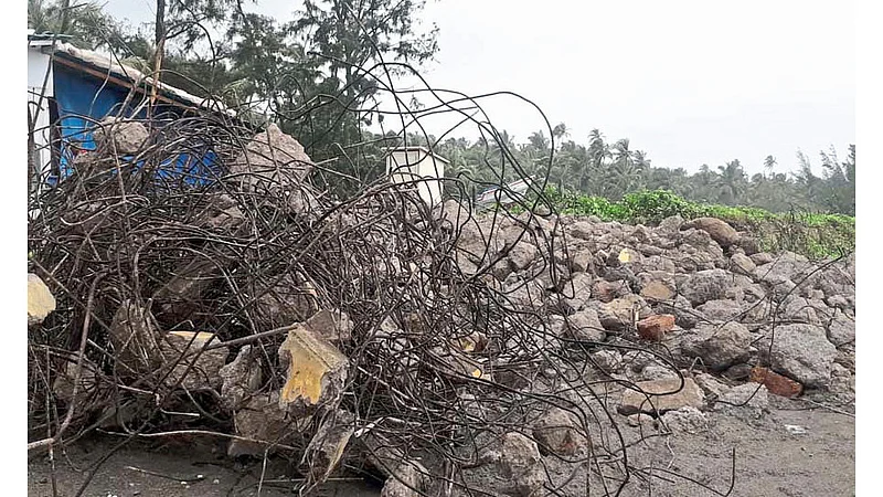 Three Sea View Galleries Removed In Guhagar Ratnagiri Marathi News