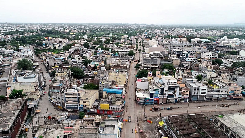 Public curfew in Jalna