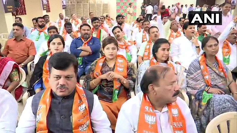 118 MLA Present in BJP Meeting
