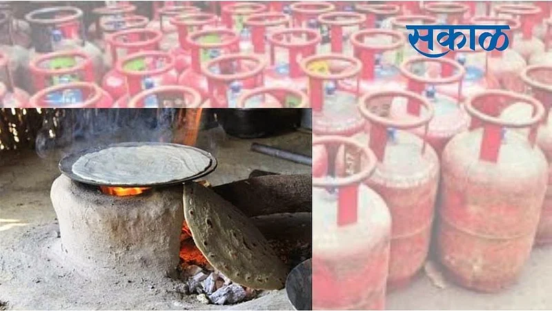 Due to increase in cylinder prices, women in Shirpur have started cooking on stoves.jpg}