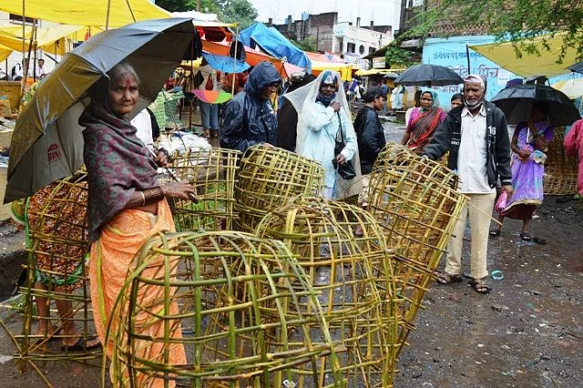 Earle made by tribals for sale in Akole taluka