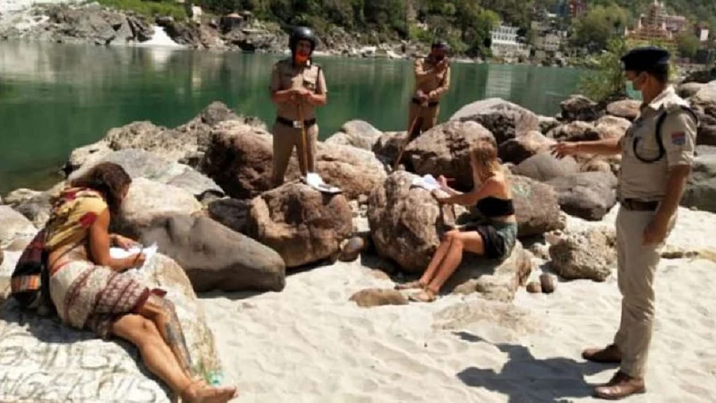 uttarakhand police punishment for foreigners write sorry 500-times violating lockdown
