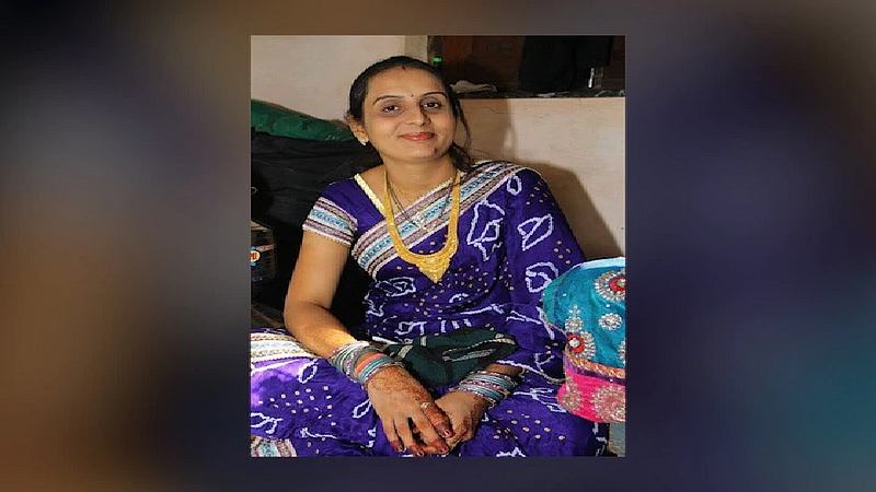 उघड्या गटारात वाहून गेलेल्या महिलेचा मृतदेह अखेर सापडला