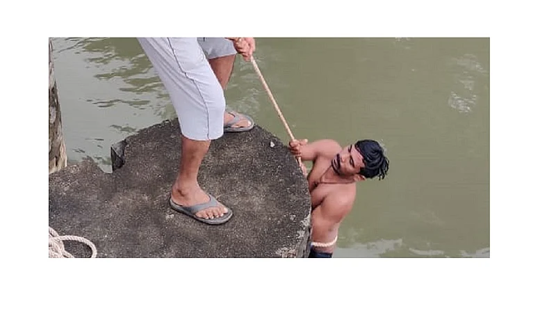 man saved who was drowning in river