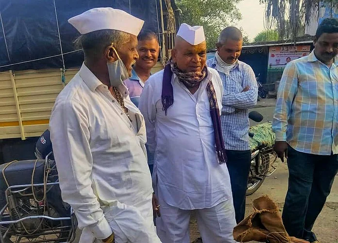 Retired Deshmukh buys peas on Kanhur Plateau