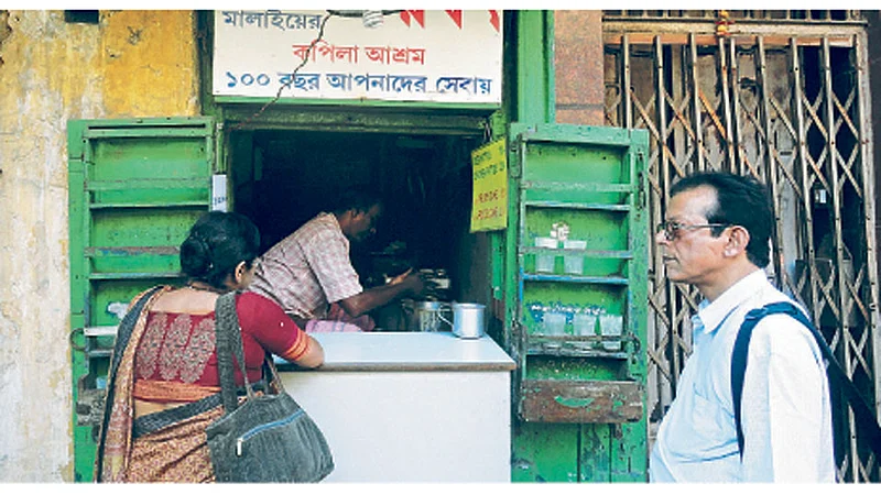 कपिलाश्रम येधील शंभर वर्षें जूने सरबताचे दुकान.