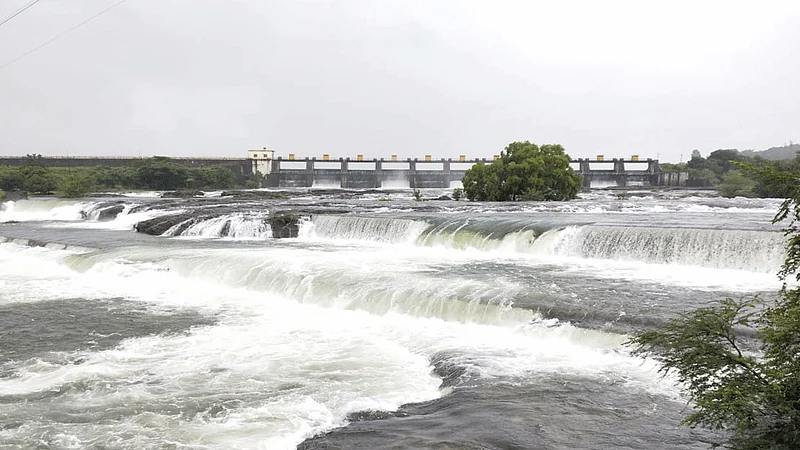 Discharge of 5136 cusecs from Khadakwasla Dam