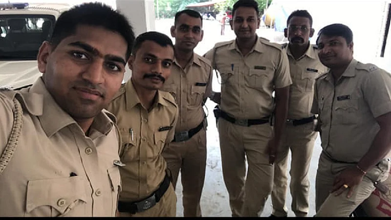 after couple challenge now Khaki challenge is trending on social media