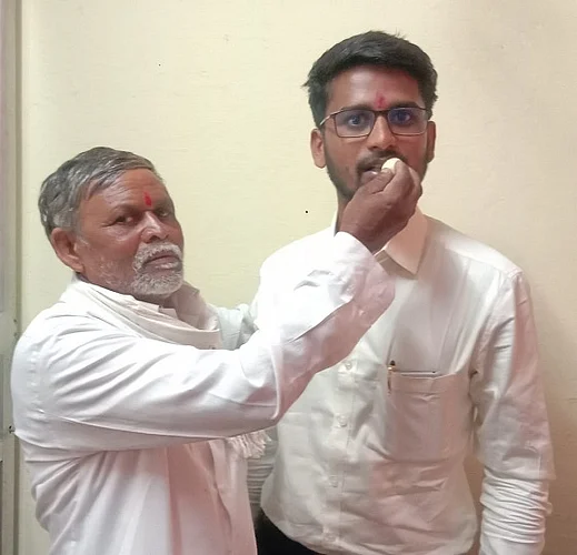LATUR.jpg