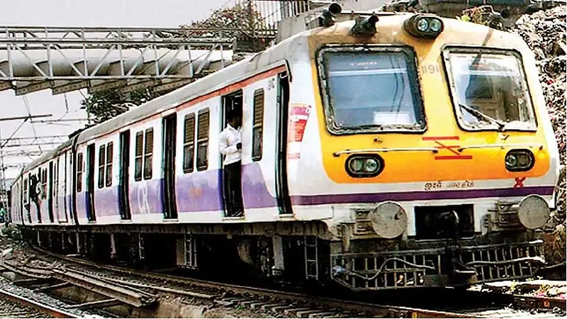 मुंबईची लाइफलाईन लोकल ट्रेन कधी होणार सुरु? बड्या मंत्र्यानं दिलं 'हे' उत्तर