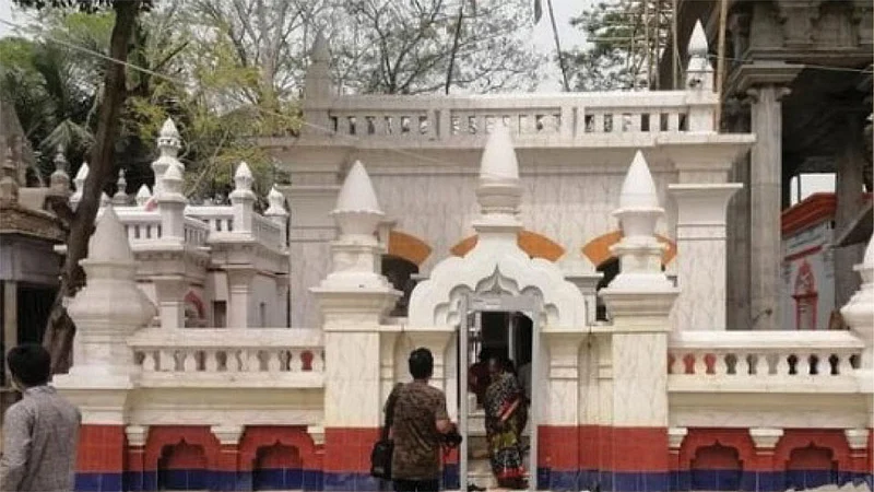 बांगला देशातील मातुआ मंदिर.