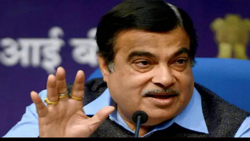 TCS should give jobs to local people said nitin gadkari