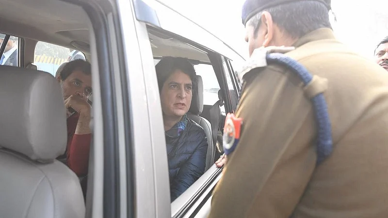up police stopped car congress leader priyanka and rahul gandhi outside of meerut