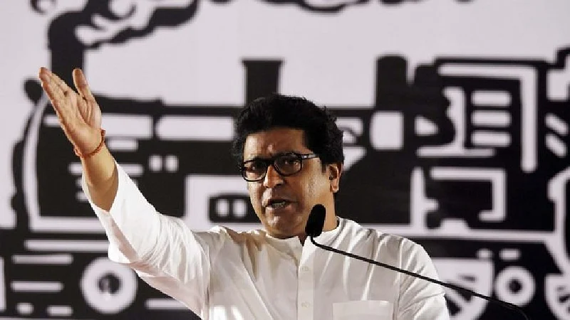 चाकरमान्यांना दिलेला शब्द मनसेनं पाळला, मुंबई ते कोकण थेट स्पेशल बस
