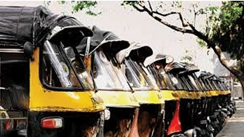 रिक्षाचालकांनी राज्य शासनाकडे केल्या विविध मागण्या