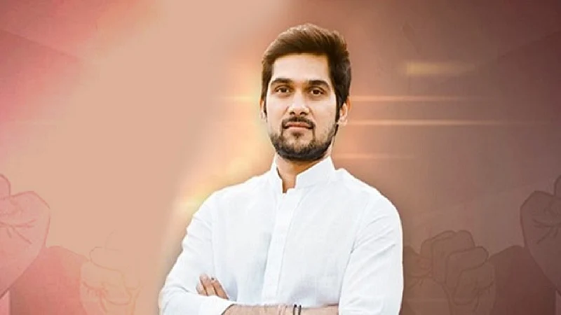 ruturaj patil answer on rapid fire round sangamner program avdhoot gupteq