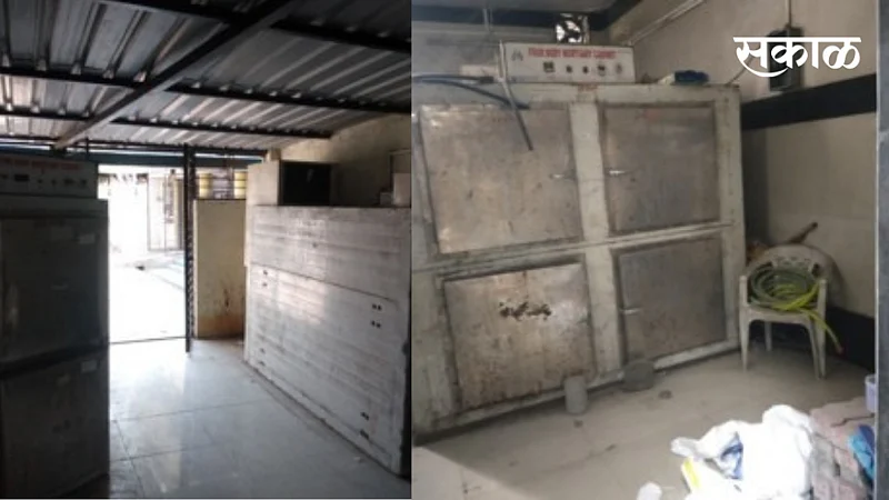 dead people Freezers are off in Amravati }
