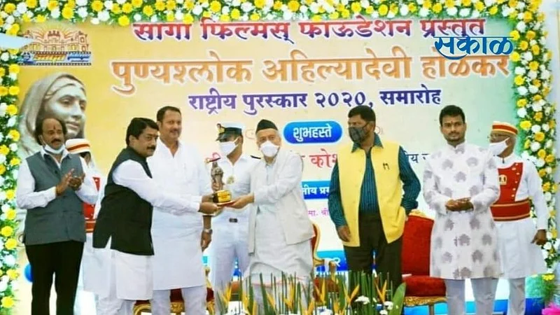 Akola News Gadge Baba Dashasutri Murtijapur prashant deshmukh awarded Raj Bhavan!}