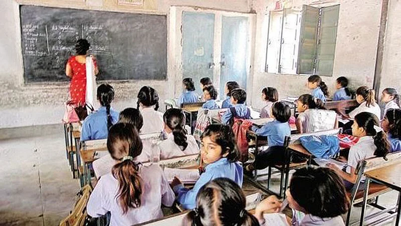 पालकांच्या संमतीनेच विद्यार्थी बसणार शाळेत