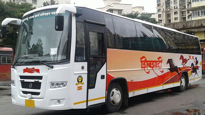 पुण्याचा प्रवास प्रवाशांसाठी कठीण: नवीन सीबीएसला तिकिटासाठी भली मोठी रांग
