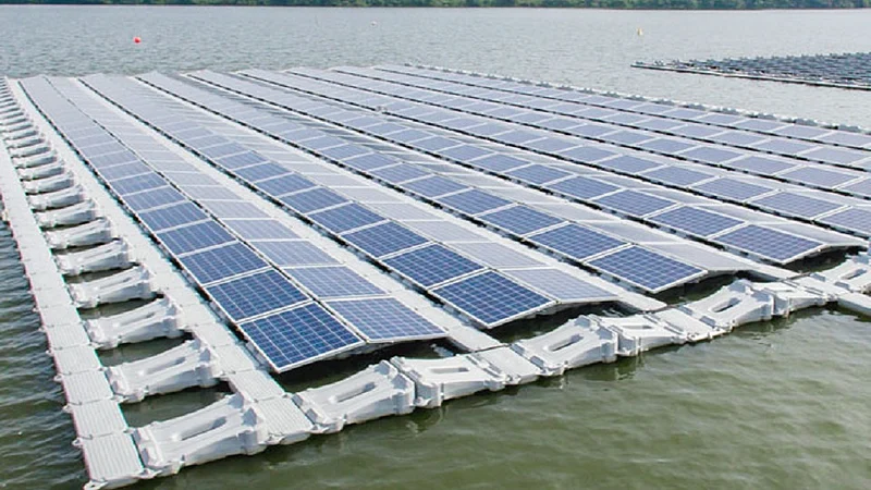 The Baramati Municipality will install floating solar panels on lake
