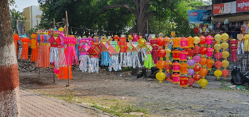 The Baramati market has almost started shopping for Diwali.jpg