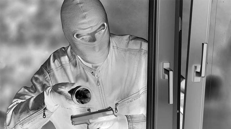 ATM फोडण्याचा चोरट्यांचा प्रयत्न फसला; 53 लाखांचा डल्ला हुकला